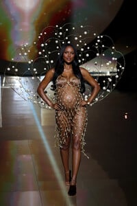 Victorias-Secret-2025-Fashion-Show-Runway-FIRST-LIGHT-JASMINE-TOOKES.jpeg
