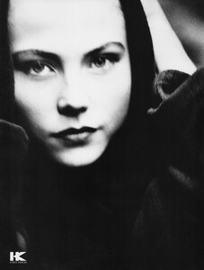 VogueParisAugust1991_102.jpg