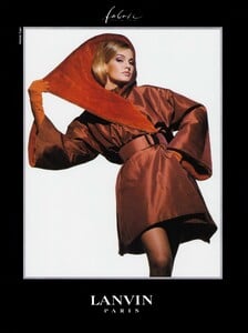 VogueParisSeptember1991_090.jpg