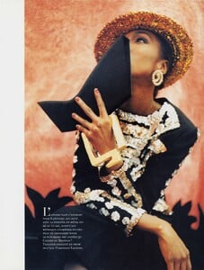 VogueParisSeptember1991_259.jpg