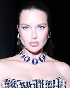 _adrianalima _my diamonds leave with you_ 💎💎✨ wearing _manishmalhotraworld ✨__Glam__Hair _ilhammestour _Make Up _manuellosadamakeup(JPG)_0.jpg