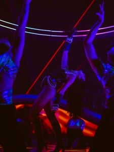 dualipa_1760032487_3739746016540375417_12331195.jpg