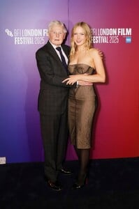 ellie-bamber-18.jpg