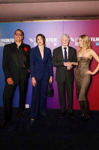 ellie-bamber-37.jpg