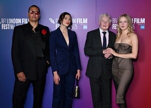 ellie-bamber-45.jpg