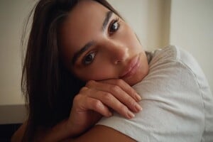 emrata_1761321262_3750557046090419437_1999824.jpg