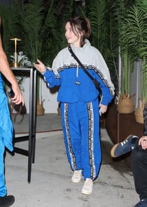 kaitlyn-dever-in-blue-and-gray-tracksuit-at-vas-j-morgan-halloween-party-1.jpg