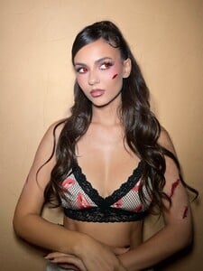 makeupbyashsimmons_1761257170_3750019399786046827_15030532.jpg
