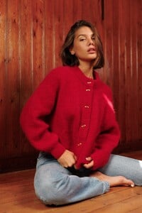 yse-vestiaire-gilet-dans-la-nuit-calme-rouge-crise_9.jpg