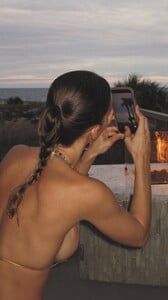 [2025.11.06] rachelc00k_3759977451406614461.jpg