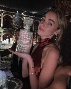 [2025.11.10] elizabethcturner_580722739_18537933757052750_6620836196974275588_n.jpg