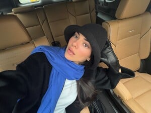 [2025.11.15] kendalljenner_582883796_18975093814044931_3122056945500961596_n.jpg