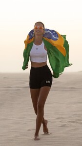 [2025.11.18] sofiaresing_3769002013309864329.jpg