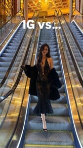 [2025.11.23] victoriajustice_3772504626710077313.jpg