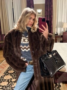 [2025.11.27] hoskelsa_589531197_18542011675010569_1819543749884555972_n.jpg