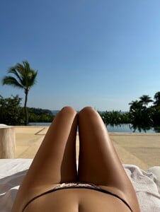 [2025.11.11] carmellarose_581640278_18546912445035727_8922707112015317160_n.jpg