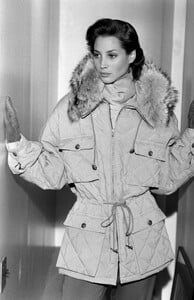 ChristyTurlington_CalvinKleinFW1989_011.jpg