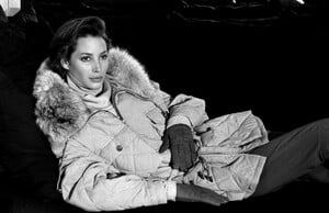 ChristyTurlington_CalvinKleinFW1989_019.jpg