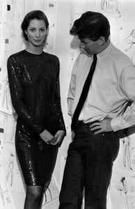 ChristyTurlington_CalvinKleinFW1989_034.jpg