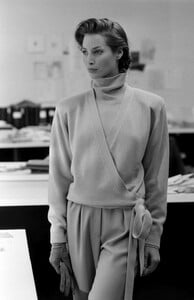ChristyTurlington_CalvinKleinFW1989_040.jpg