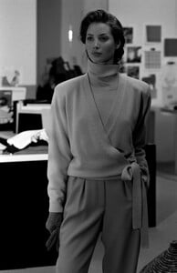 ChristyTurlington_CalvinKleinFW1989_047.jpg