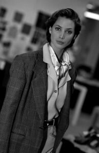 ChristyTurlington_CalvinKleinFW1989_073.jpg