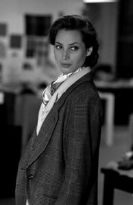 ChristyTurlington_CalvinKleinFW1989_077.jpg
