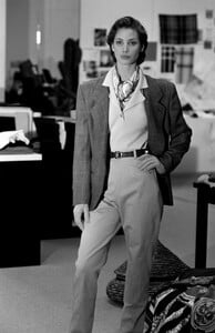 ChristyTurlington_CalvinKleinFW1989_086.jpg