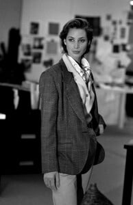 ChristyTurlington_CalvinKleinFW1989_087.jpg