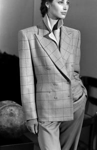ChristyTurlington_CalvinKleinFW1989_098.jpg
