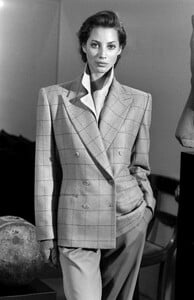 ChristyTurlington_CalvinKleinFW1989_099.jpg