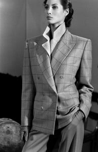 ChristyTurlington_CalvinKleinFW1989_111.jpg