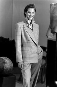 ChristyTurlington_CalvinKleinFW1989_115.jpg