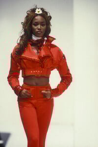 Dolce Gabbana 1992 Women RTW 16.jpg