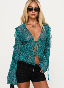 EAyalon - PrPolly - Holidaze Long Sleeve Top Zebra-6 - 1-Model-Ella-Us4.jpg