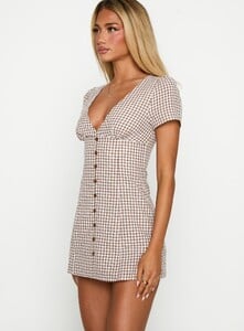 EAyalon - PrPolly - Loveliness Playsuit Brown Check-6 - 3-Model-Ella-Us2.jpg