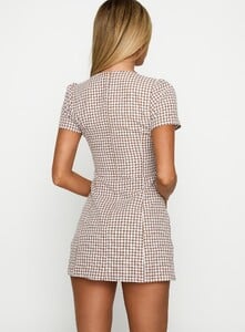 EAyalon - PrPolly - Loveliness Playsuit Brown Check-6 - 4-Model-Ella-Us2.jpg