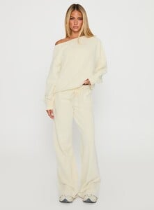 EAyalon - PrPolly - Wellness Off The Shoulder Jumper Washed Whit-9 - 2-Model-Ella-Us2.jpg