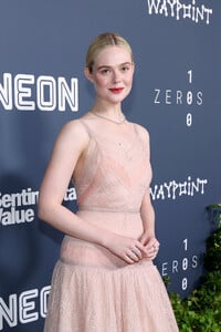 Elle Fanning - Sentimental Value Premiere (43).jpg