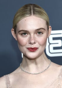 Elle Fanning - Sentimental Value Premiere (51).jpg