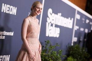 Elle Fanning - Sentimental Value Premiere (69).jpg