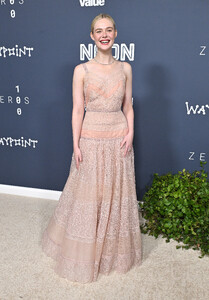 Elle Fanning - Sentimental Value Premiere (72).jpg