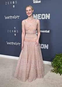 Elle Fanning - Sentimental Value Premiere (76).jpg