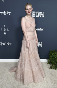 Elle Fanning - Sentimental Value Premiere (90).jpg