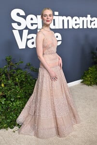 Elle Fanning - Sentimental Value Premiere (93).jpg