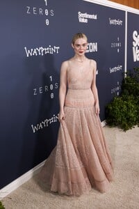 Elle Fanning - Sentimental Value Premiere (95).jpg