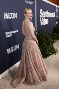 Elle Fanning - Sentimental Value Premiere (98).jpg