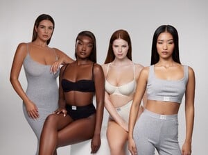 EmilyDA - Guess - 2025 sexybasic_01 (Deyt-As,NMirada+2) BestVersion.jpg