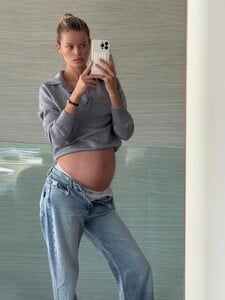 Feeling so grateful to be able to create life 🥹 getting closer and closer now to meeting our li (1).jpg