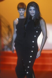 HelenaChristensen_GianniVersaceHCFW1991_06.jpg